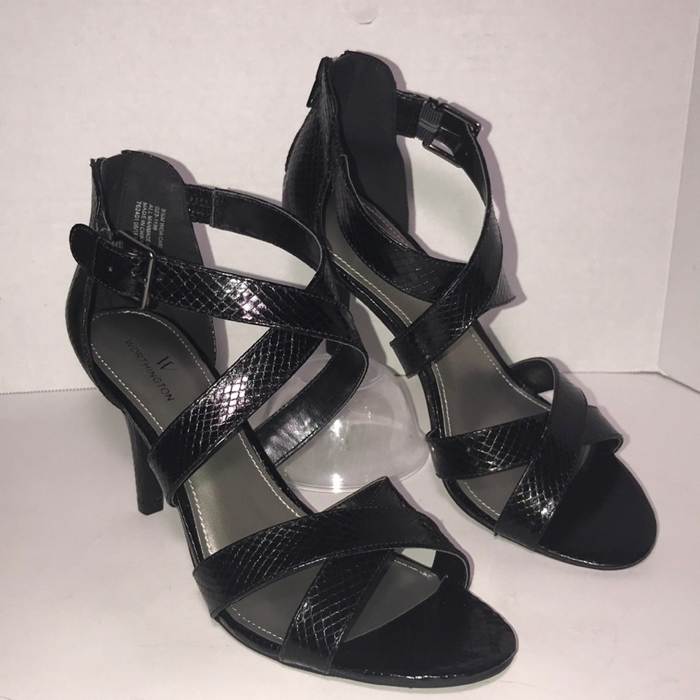 NWT Worthington reptile pumps